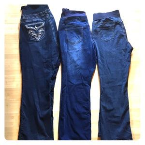 LOT 3 Pairs of XXL Maternity Pants Gently Used.